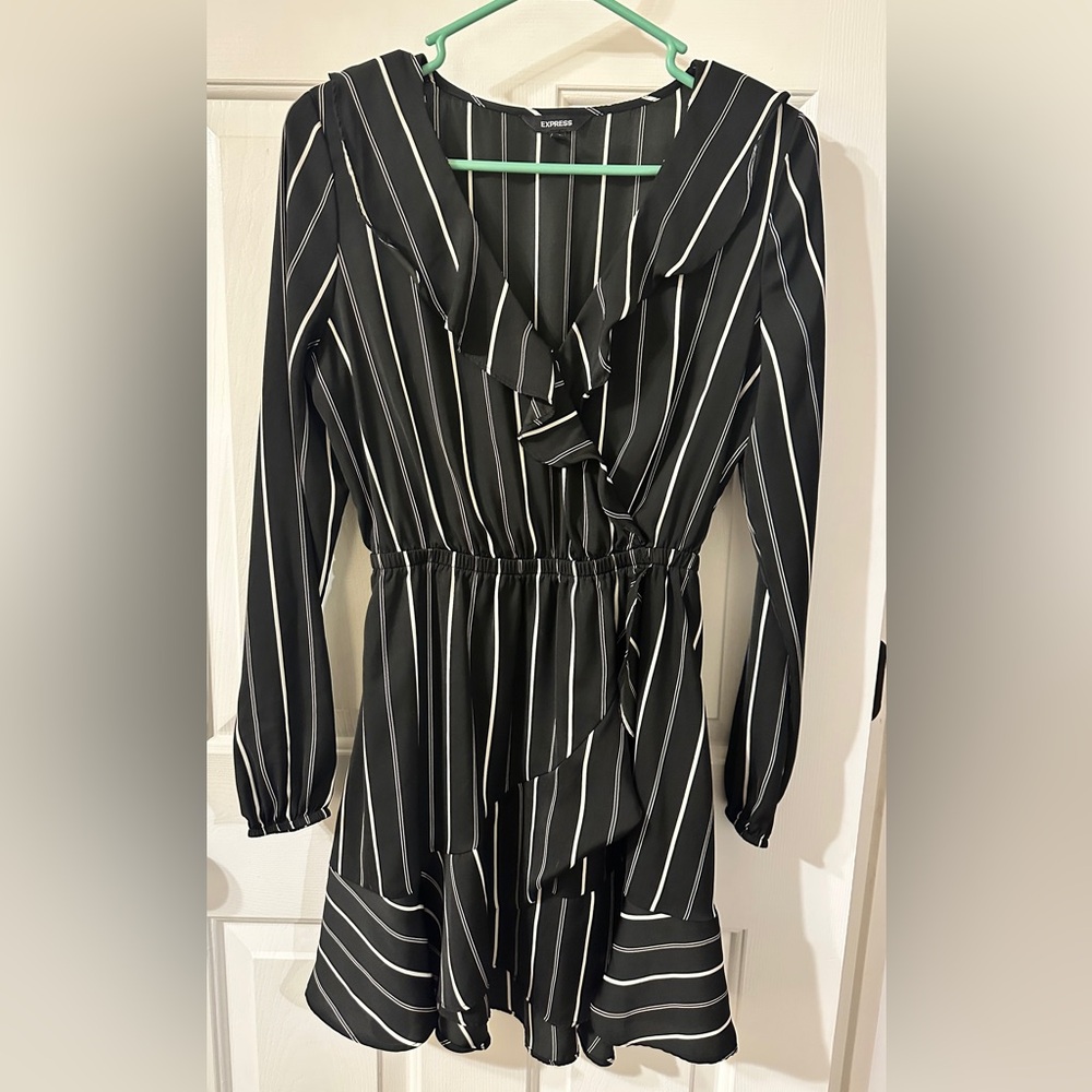 Express long sleeve wrap dress with ruffles. Black with white stripes, size s
